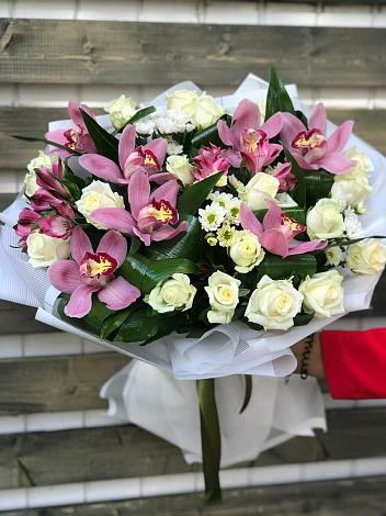 Букет цветов из: Розы и Хризантемы в Дубинино