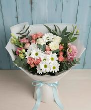 Букет цветов из:  Розы, Лизиантусы и Хризантемы в Дубинино