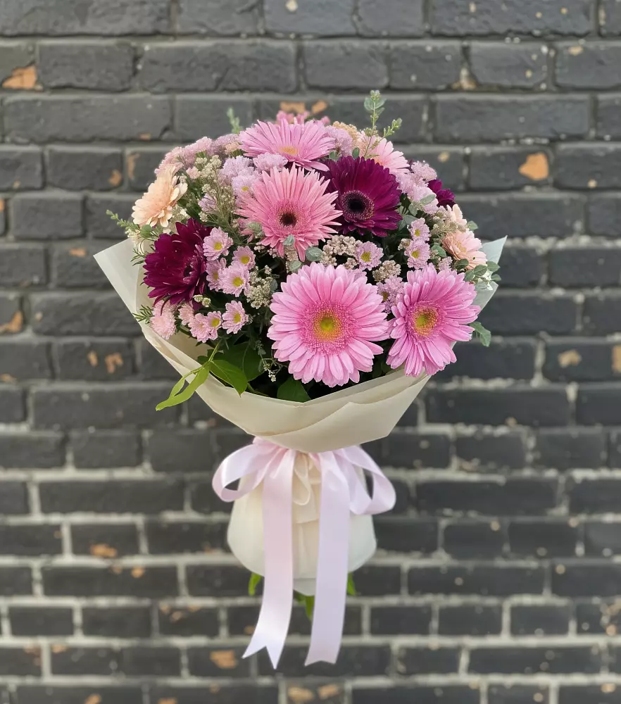 Букет цветов из: Герберы и Хризантемы в Дубинино