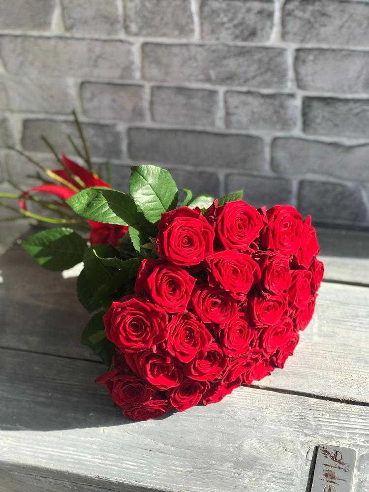 Букет Красные розы Фридом в Дубинино