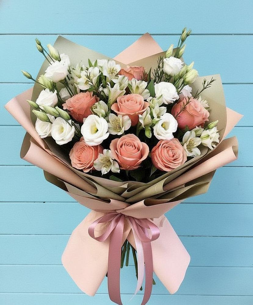 Букет цветов из: Розы, Альстромерии и Лизиантусы в Дубинино