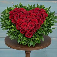 Цветочная композиция из Розы в виде сердца в Дубинино