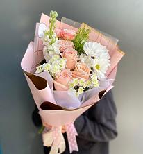 Букет цветов из:  Хризантемы и Розы в Дубинино