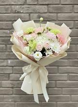Букет цветов из:  Гвоздики, Розы, Лизиантусы и Хризантемы #REPLACE_PRED# Дубинино