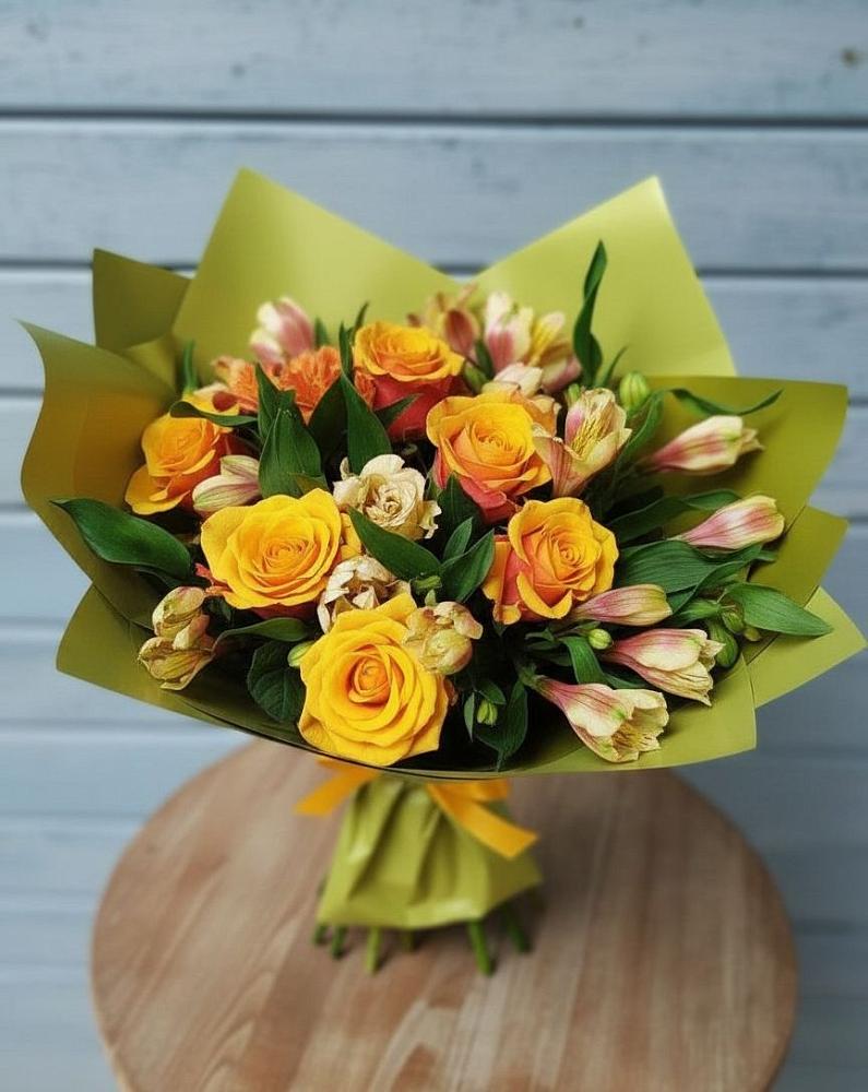 Букет цветов из: Альстромерии и Розы в Дубинино